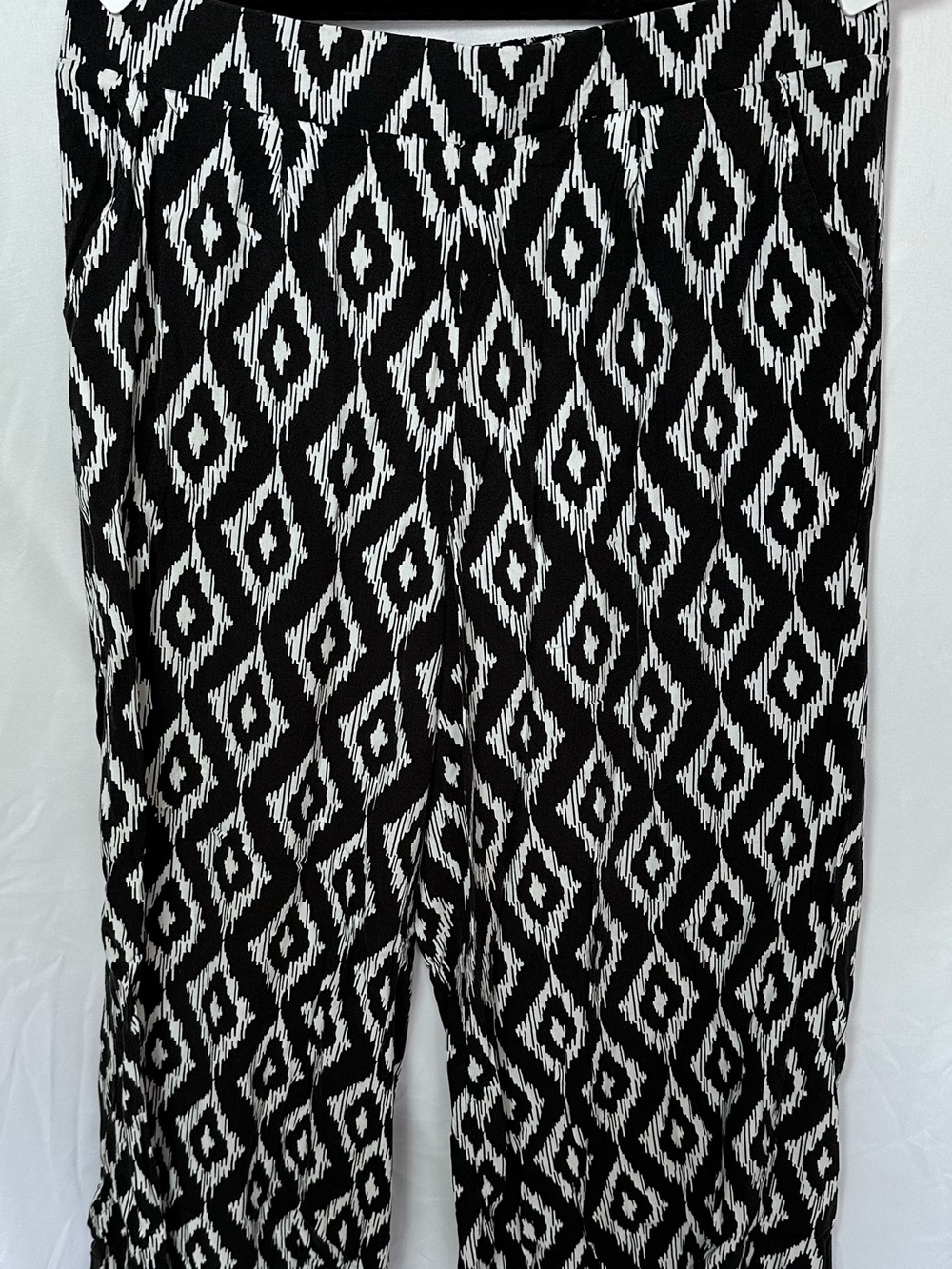 Torrid High-Rise Pull-On Challis Wide Leg Pant Black and White Geometric Print.